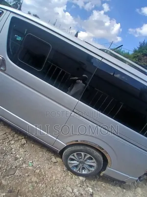 Toyota Grand HiAce 2002 Silver