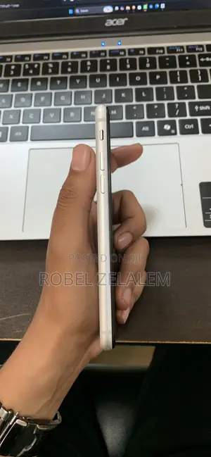 Apple iPhone 8 64 GB White