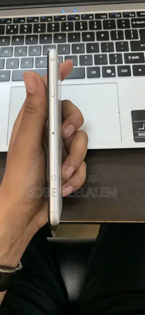 Apple iPhone 8 64 GB White