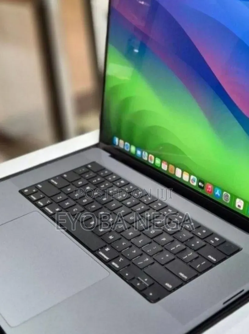 New Laptop Apple MacBook Pro 2021 M1 32GB Apple M1 Pro SSD 512GB