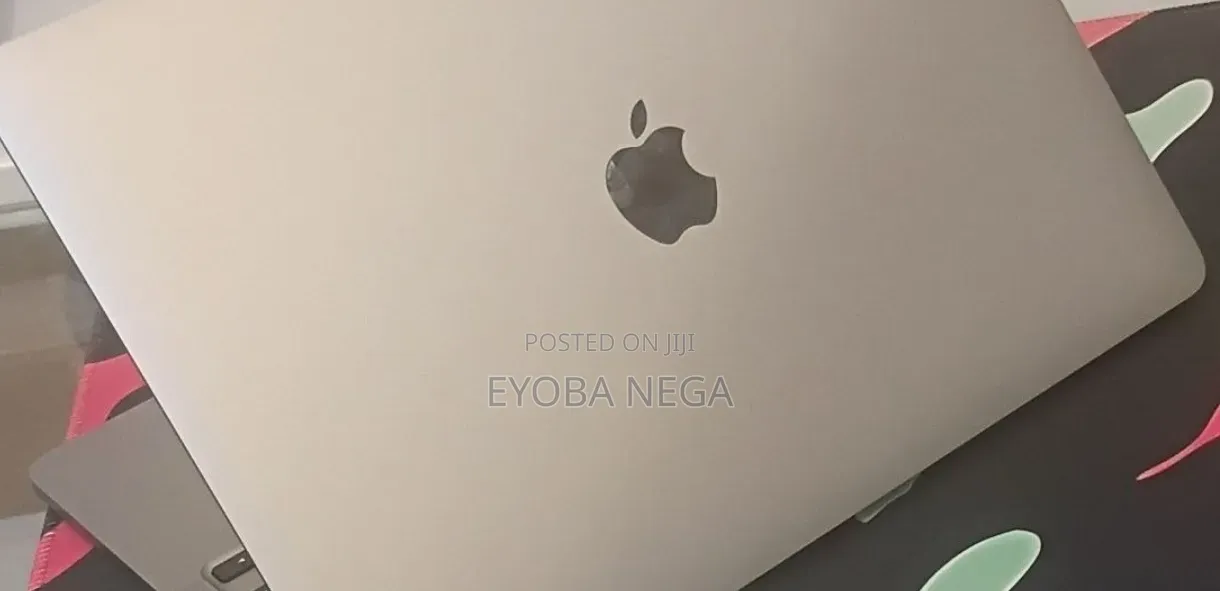 Laptop Apple MacBook Pro 2021 M1 8GB Apple M1 SSD 256GB