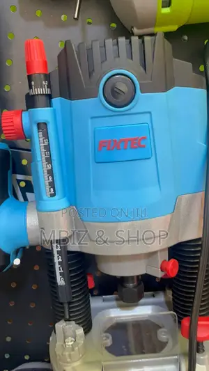 FXT 800Watt Wood Router
