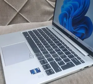 New Laptop HP EliteBook 830 16GB Intel Core i5 SSD 512GB