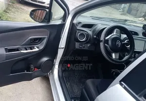 Toyota Yaris 2014 Silver