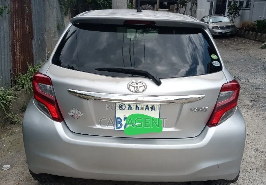 Toyota Yaris 2014 Silver
