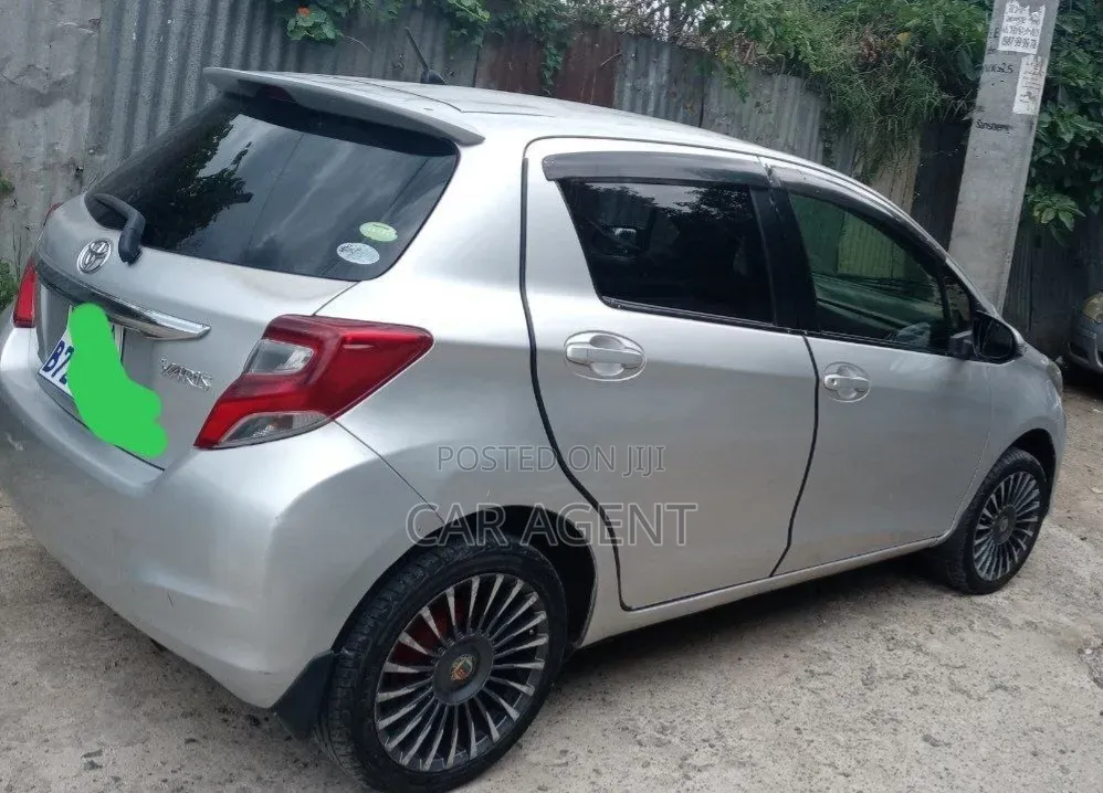 Toyota Yaris 2014 Silver