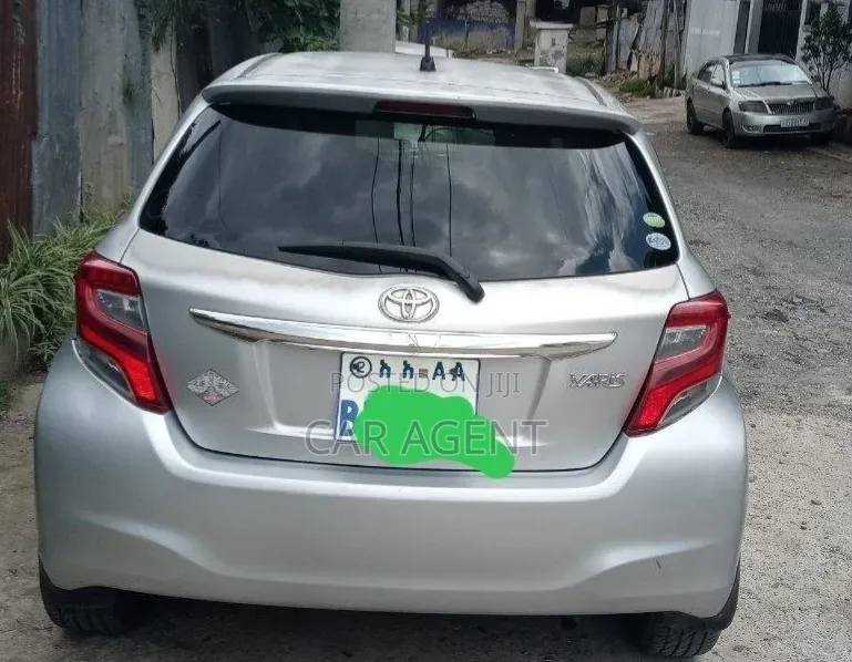Toyota Yaris 2014 Silver