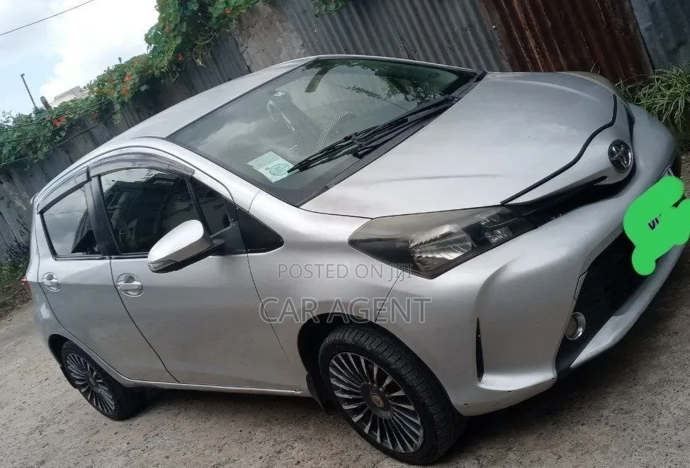 Toyota Yaris 2014 Silver