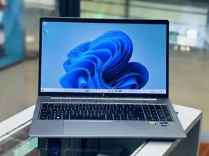 New Laptop HP ZBook Power G9 i7 16GB Intel Core i7 SSD 512GB