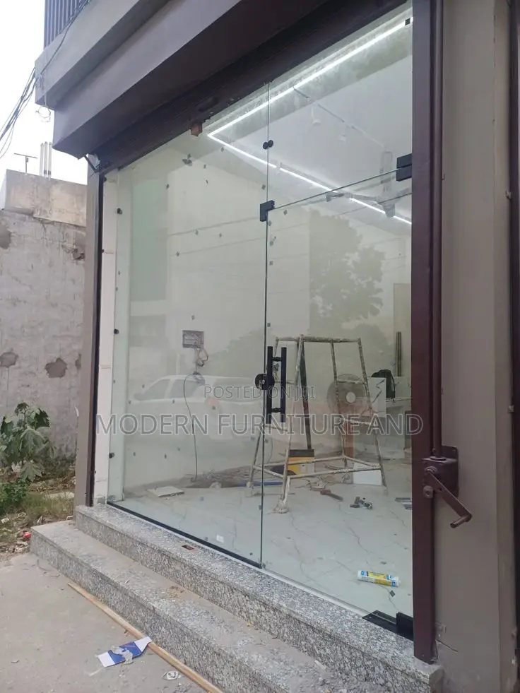 MODERN GLASS DOORS | Custom Made Professional Installation
