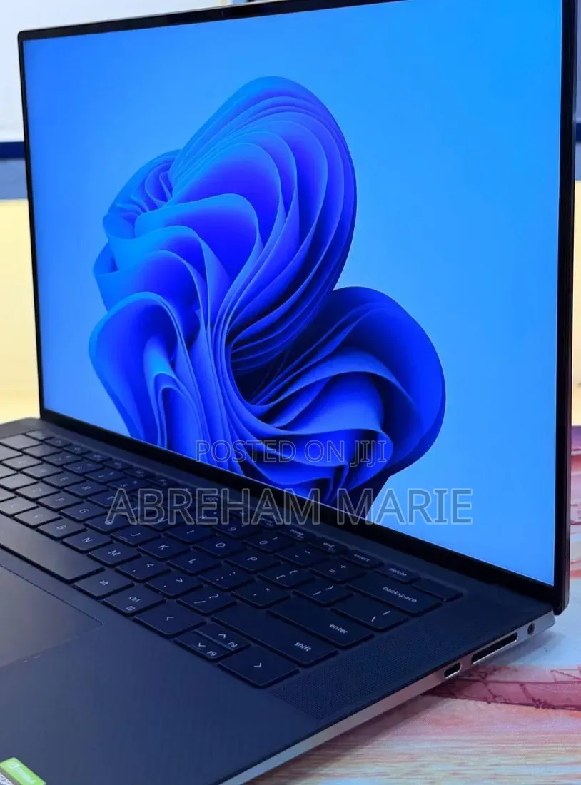 New Laptop Dell Precision 5560 16GB Intel Core i9 SSD 512GB