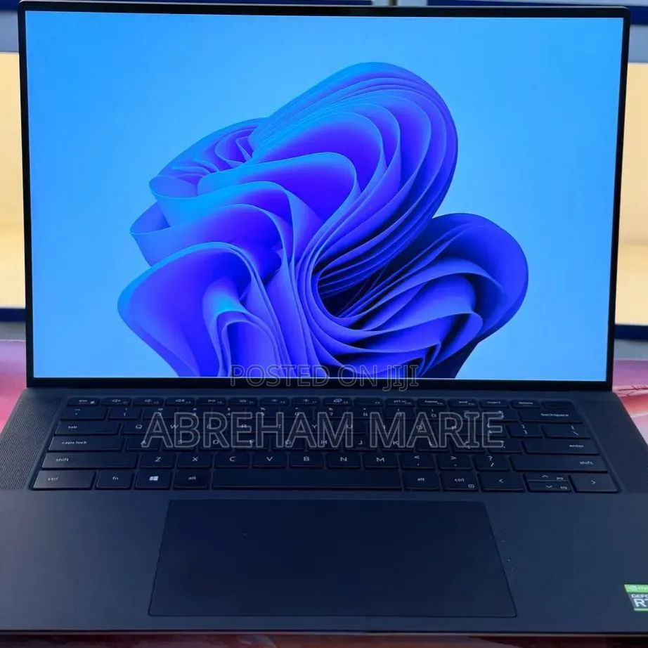 New Laptop Dell Precision 5560 16GB Intel Core i9 SSD 512GB