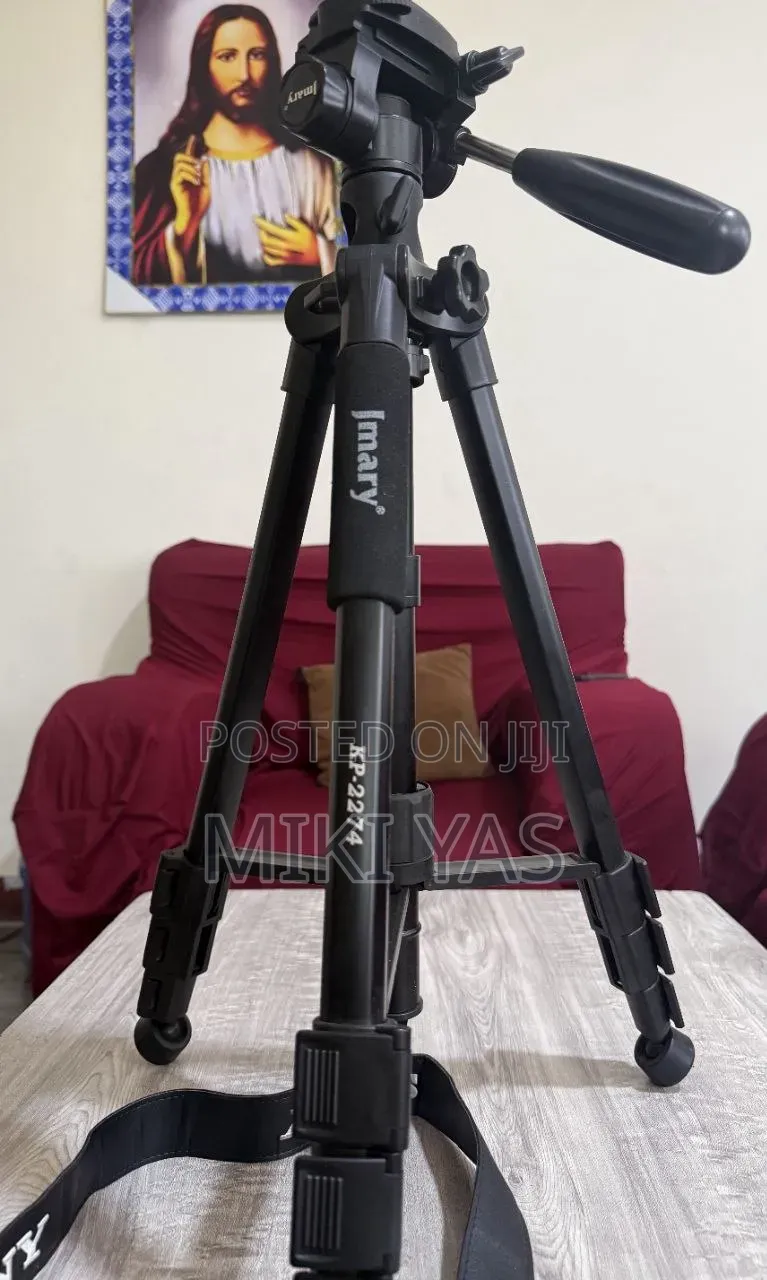 ​ Sony Alpha ካሜራ ከሙሉ አክሰሰሪዎች ጋር!