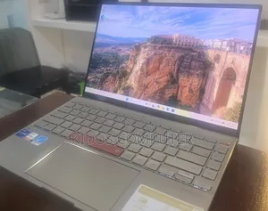 New Laptop Asus Zenbook 14 16GB Intel Core i7 SSD 512GB
