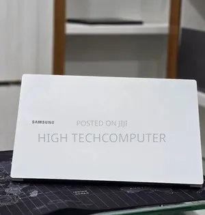 New Laptop Samsung Galaxy Book4 16GB Intel Core i7 SSD 512GB