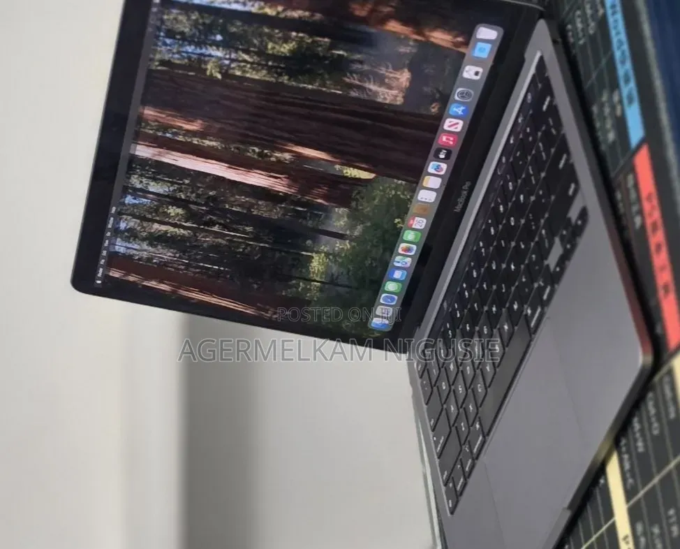New Laptop Apple MacBook Air 2020 M1 16GB Intel Core Ultra 7 SSD 256GB