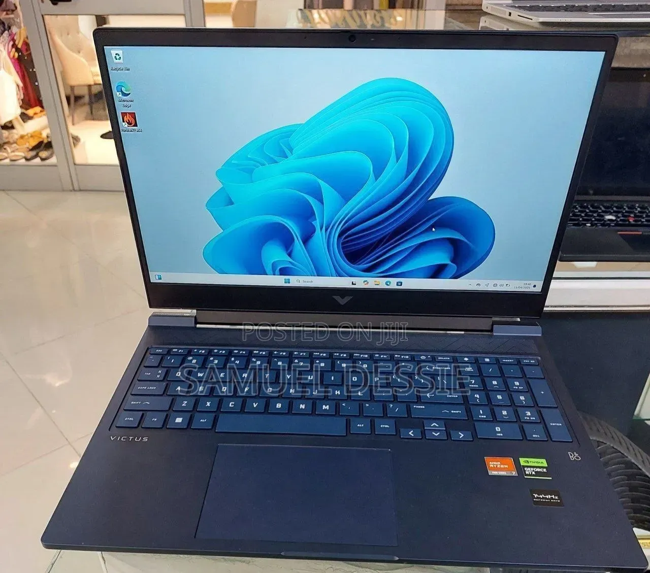 New Laptop HP Victus 16 8GB AMD Ryzen 7 SSD 1T