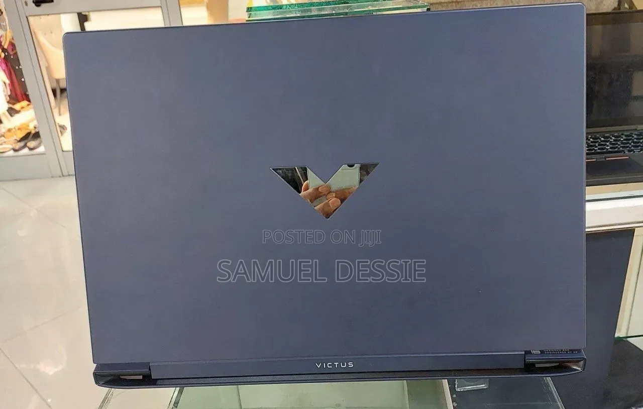New Laptop HP Victus 16 8GB AMD Ryzen 7 SSD 1T