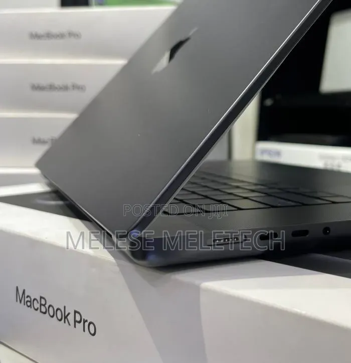 New Laptop Apple MacBook Pro 2024 M4 Max 48GB Apple M4 Max SSD 2T