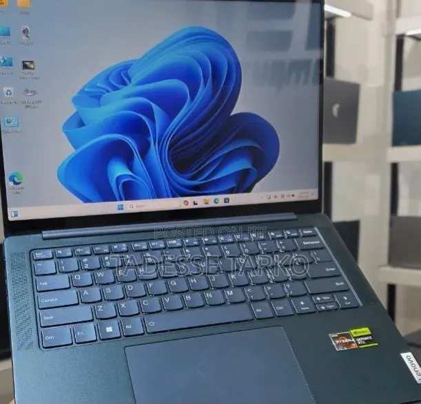 New Laptop Lenovo 16GB AMD Ryzen 7 SSD 512GB