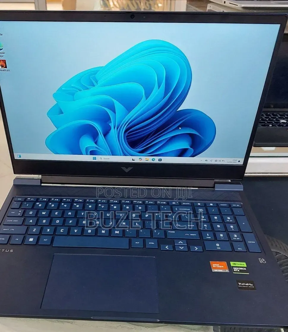 New Laptop HP Victus 16 8GB AMD Ryzen 7 SSD 1T