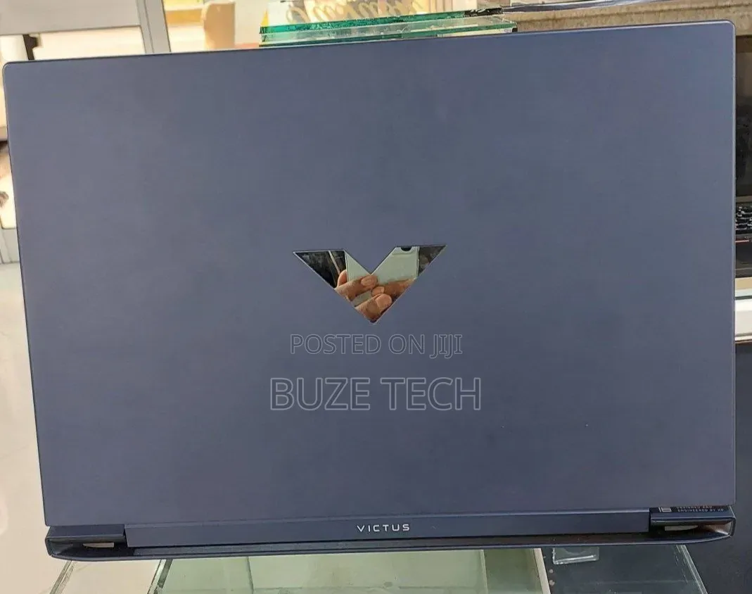 New Laptop HP Victus 16 8GB AMD Ryzen 7 SSD 1T