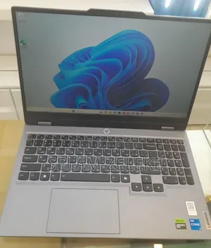 New Laptop Lenovo 12GB Intel Core i5 SSD 512GB