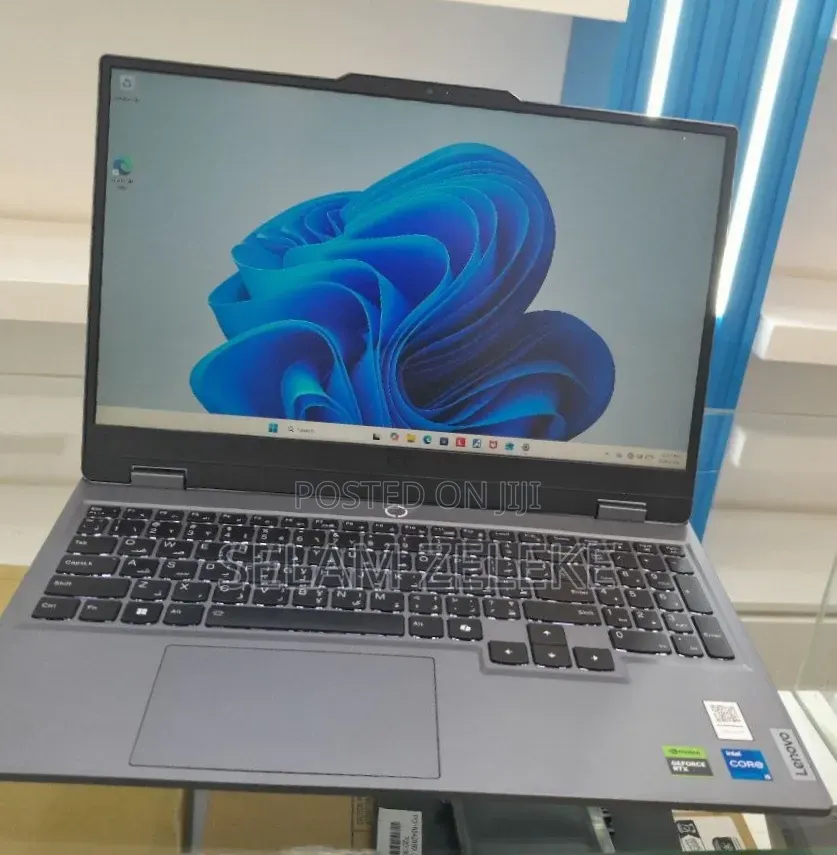 New Laptop Lenovo 12GB Intel Core i5 SSD 512GB