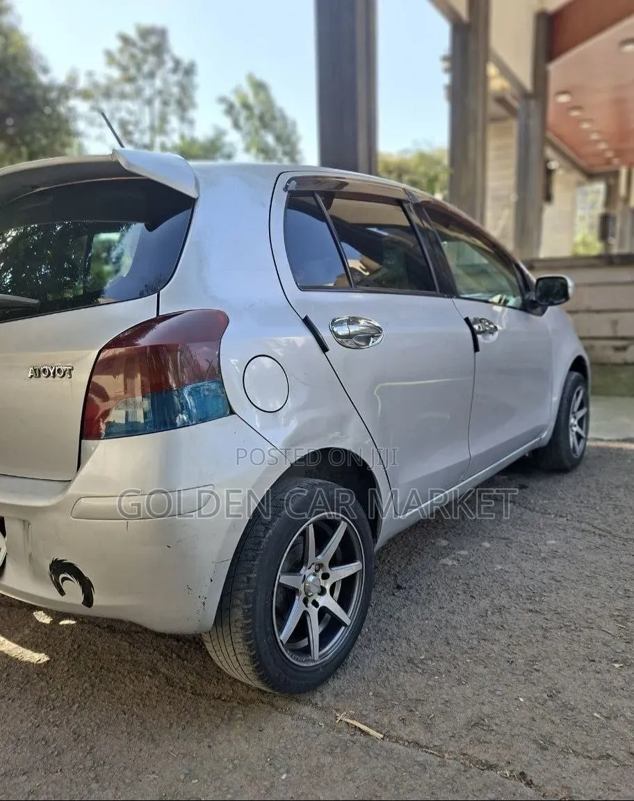 Toyota Yaris 2009 Silver
