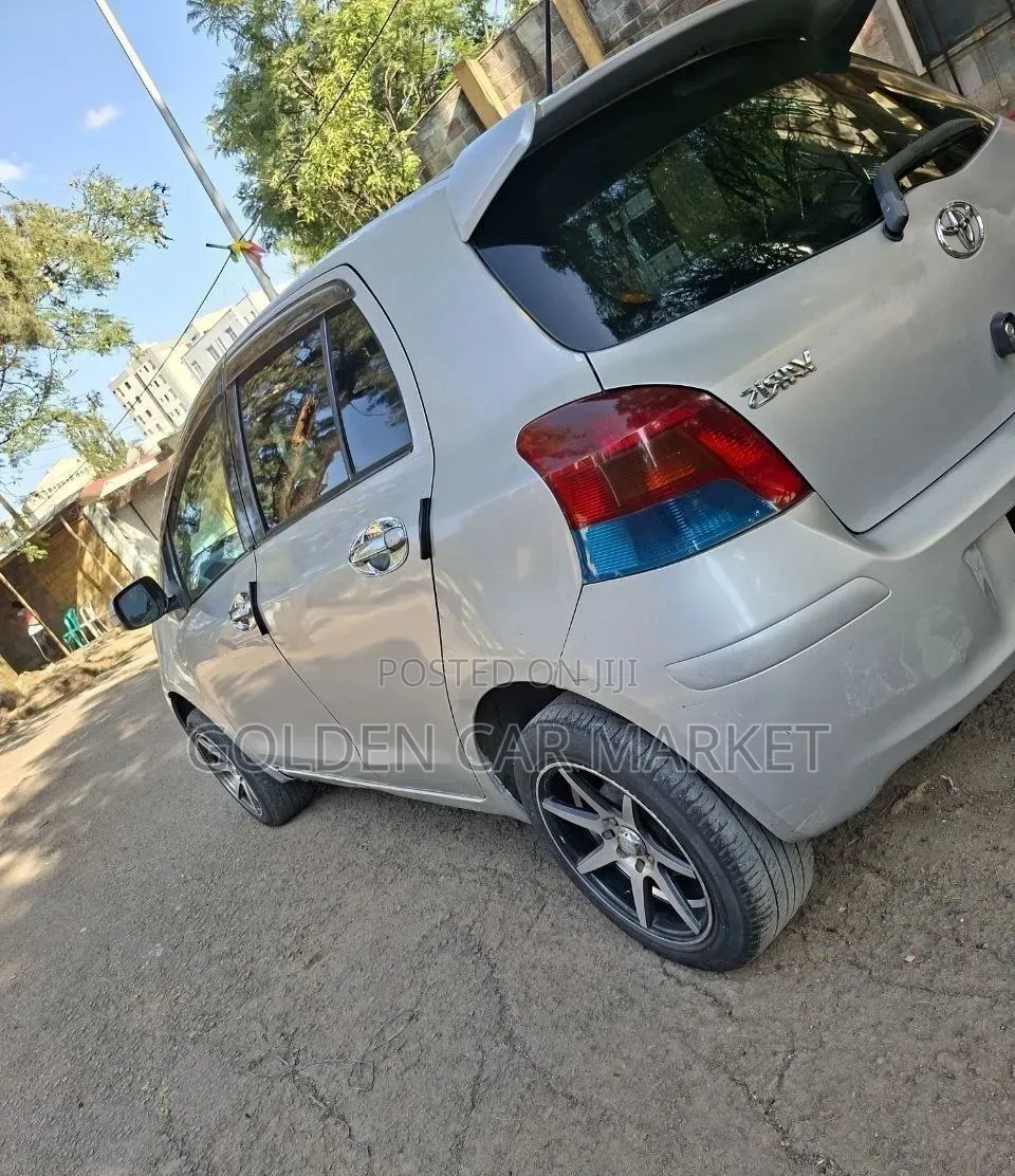 Toyota Yaris 2009 Silver