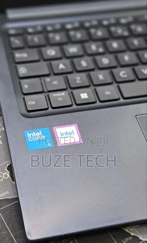 New Laptop Asus 16GB Intel Core 5 SSD 512GB