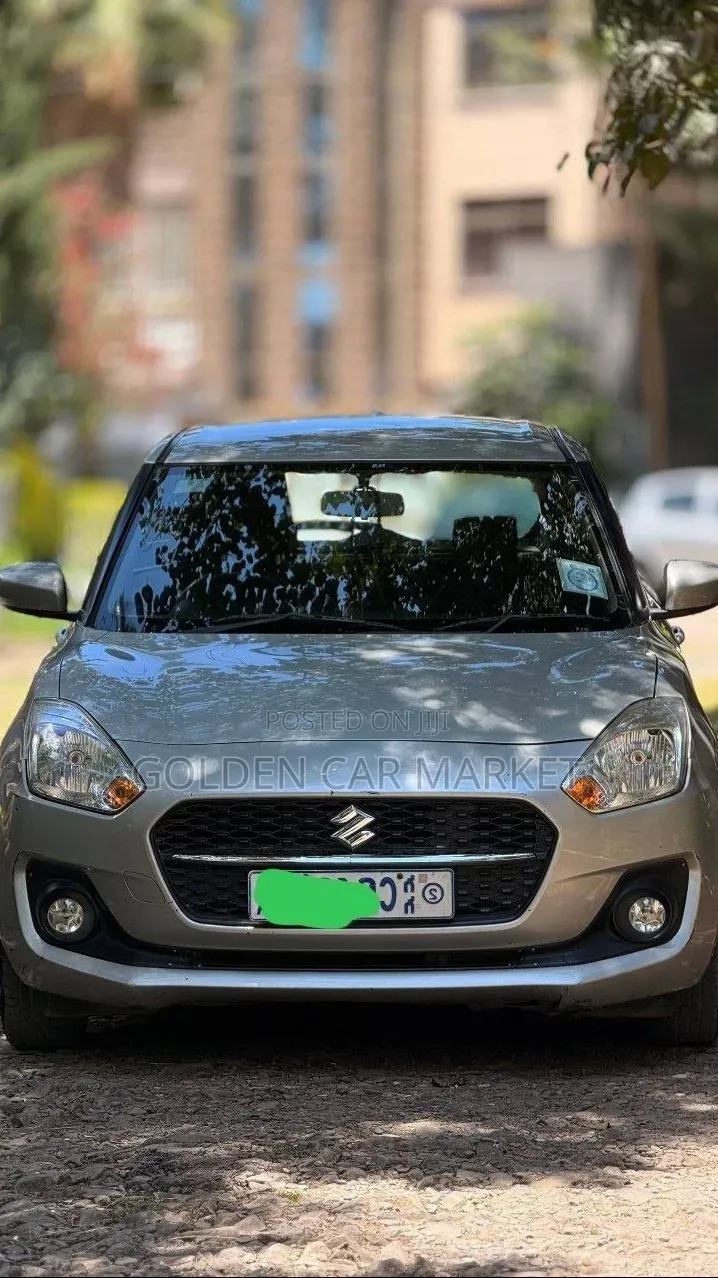 Suzuki Swift 2022 Silver