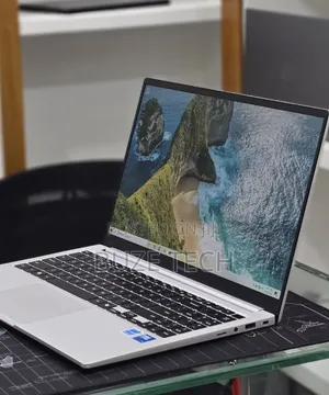 New Laptop Samsung Galaxy Book4 16GB Intel Core 7 SSD 512GB
