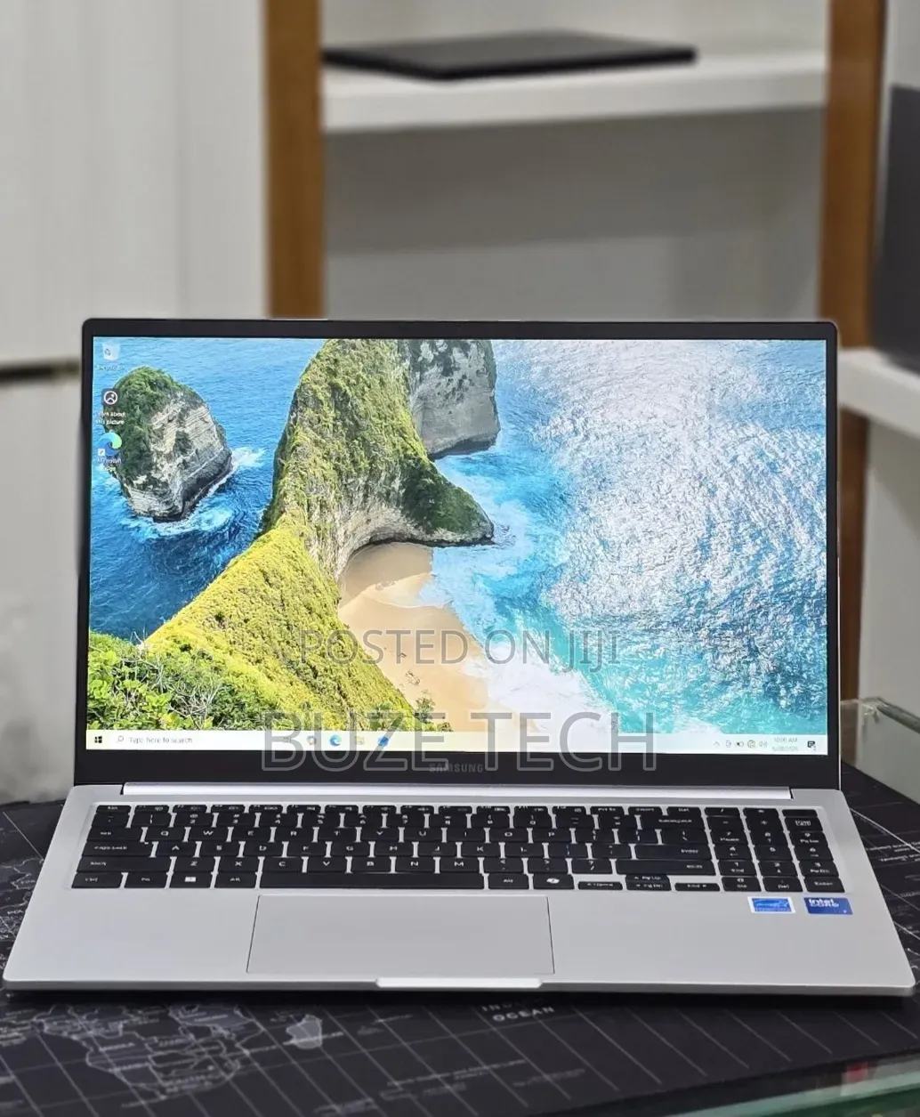 New Laptop Samsung Galaxy Book4 16GB Intel Core 7 SSD 512GB