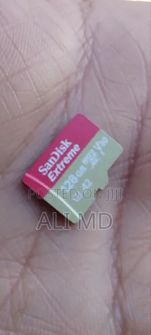 SanDisk Extreme 128GB microSD