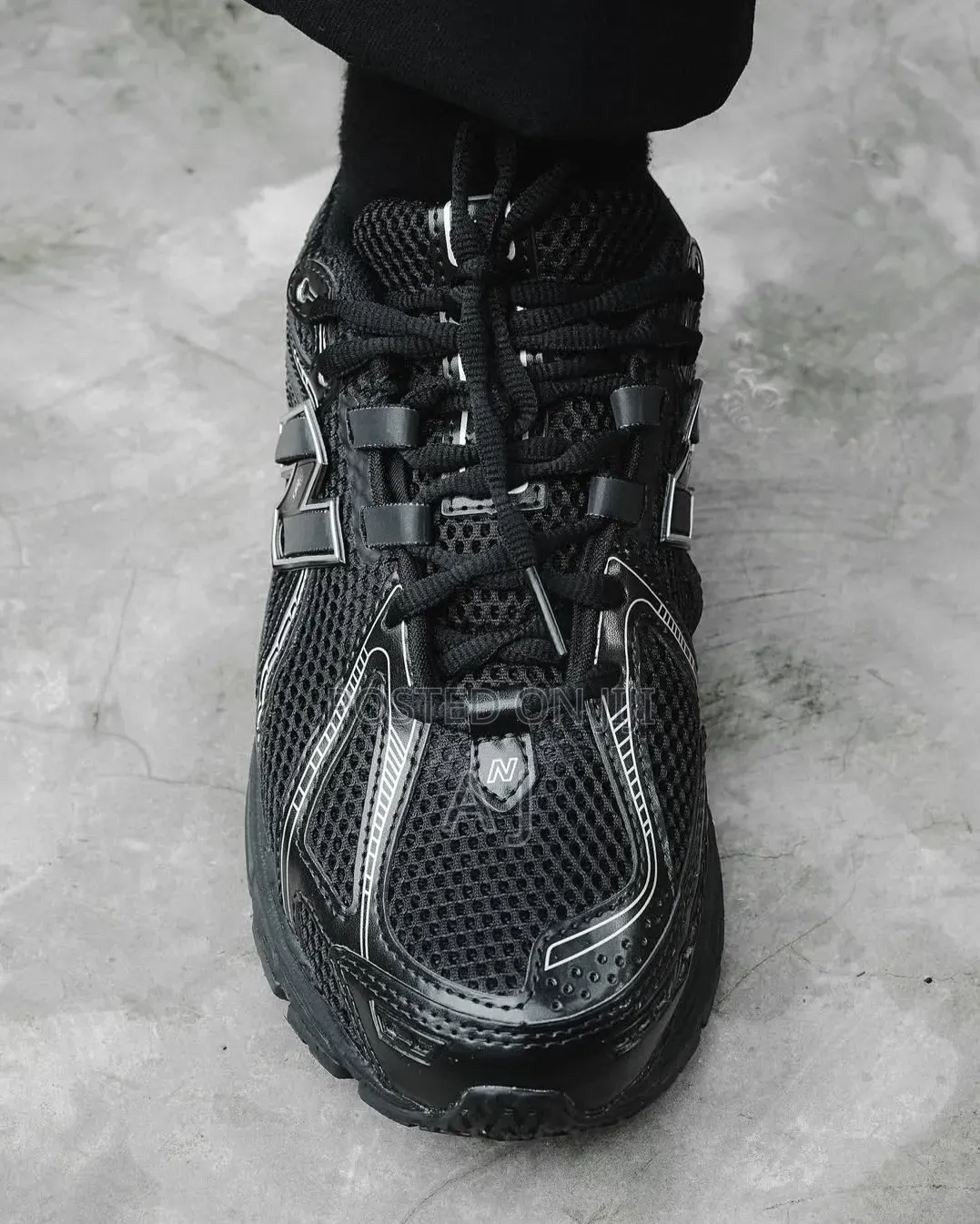 New Balance 1906r Black (SIZE 42only)