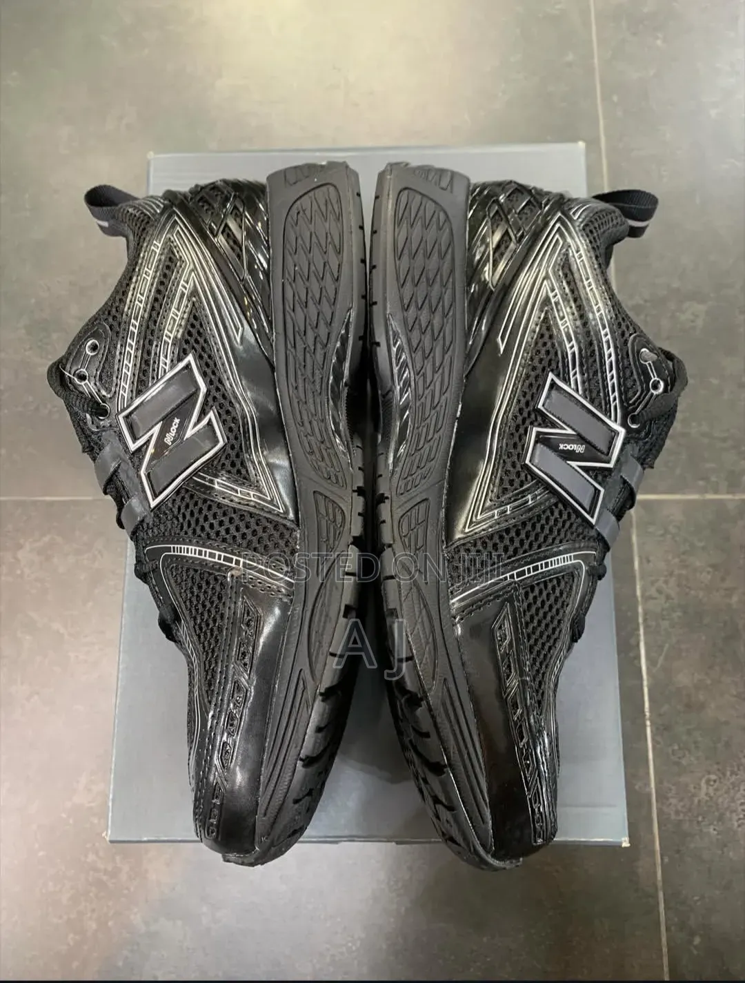 New Balance 1906R Black Metallic 42 Only