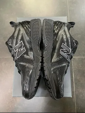 New Balance 1906R Black Metallic 42 Only