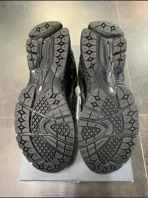 New Balance 1906R Black Metallic 42 Only