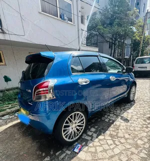 Toyota Yaris Base Hatchback 5dr 2010 Blue
