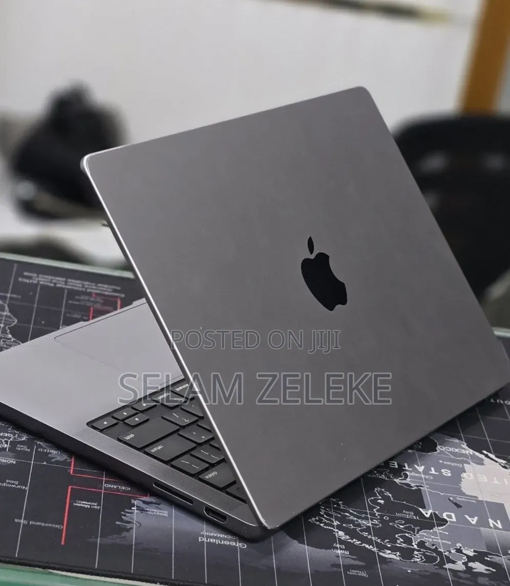 New Laptop Apple MacBook Pro 2023 M3 8GB Apple M3 Pro SSD 512GB