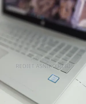 Laptop HP Pavilion 15 8GB Intel Core i5 HDD 1T