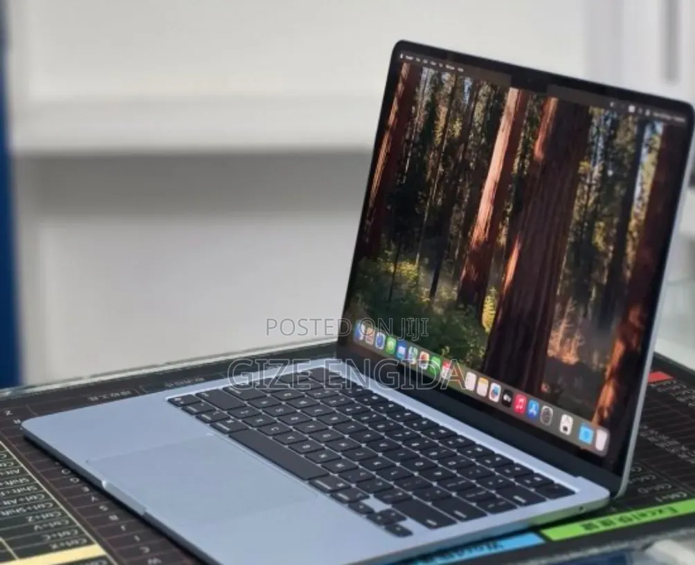 New Laptop Apple MacBook Air 2025 M4 16GB Apple M4 SSD 512GB