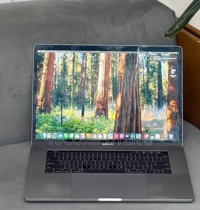 New Laptop Apple MacBook Pro 2019 16GB Intel Core i7 SSD 512GB