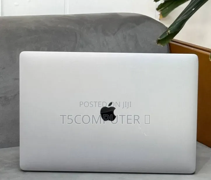 New Laptop Apple MacBook Pro 2019 16GB Intel Core i7 SSD 512GB