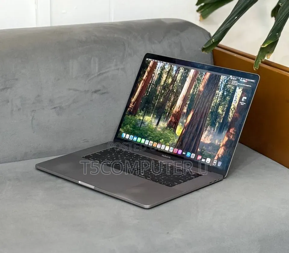 New Laptop Apple MacBook Pro 2019 16GB Intel Core i7 SSD 512GB