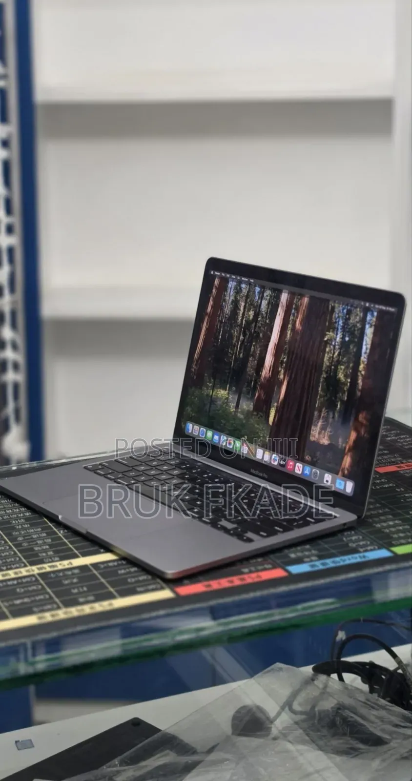 New Laptop Apple MacBook Pro 2021 M1 16GB Apple M1 Pro SSD 256GB