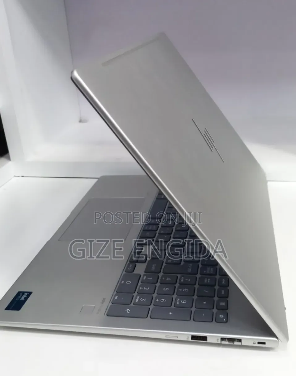 New Laptop HP EliteBook 660 G11 16GB Intel Core Ultra 7 SSD 512GB
