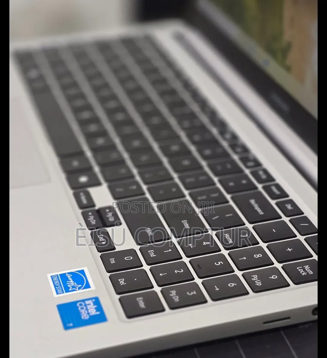 New Laptop Samsung Galaxy Book4 16GB Intel Core 7 SSD 512GB