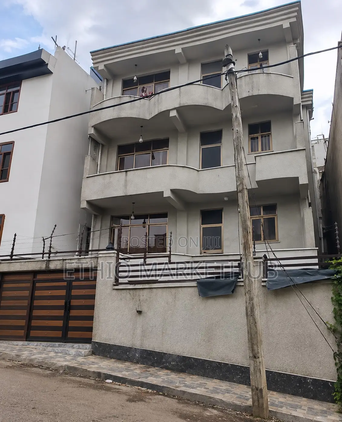 Furnished 7bdrm House in Bole for sale